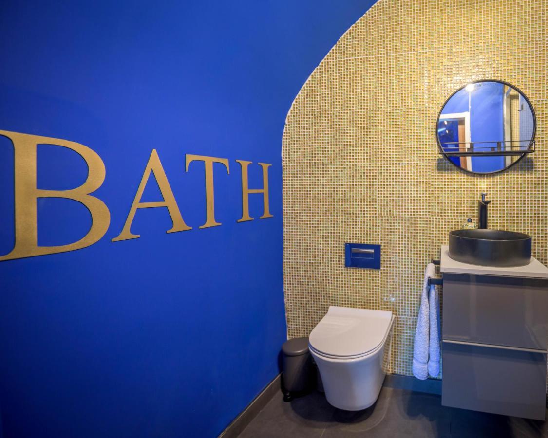 Quirky Vaulted Flat With Terrace Lejlighed Bath Eksteriør billede